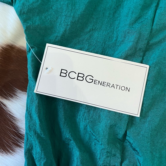 NWT BCBGeneration Teal/Green Track Pullover Windbreaker - Picture 11 of 12